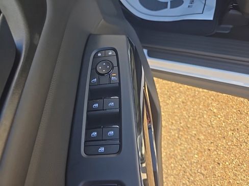 New 2025 Nissan Pathfinder SV w/ Black Appearance Package image 11