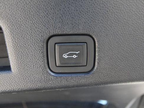 Used 2025 Buick Enclave Preferred AWD/4WD image 33