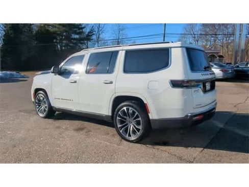 Used 2022 Jeep Grand Wagoneer Series III w/ Rear Seat Video Group 1 AWD/4WD image 6