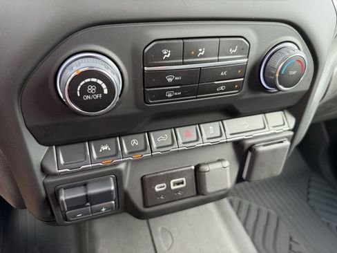 Used 2024 Chevrolet Silverado 1500 Custom Trail Boss w/ Dark Appearance Package image 35