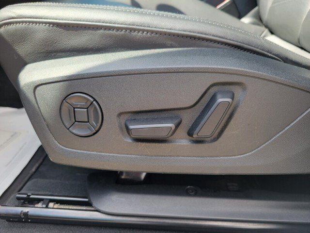 Used 2025 Audi Q3 2.0T Premium AWD/4WD image 13