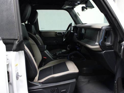 Used 2024 Ford Bronco Wildtrak image 16