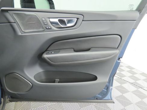 Used 2023 Volvo XC60 B5 Ultimate w/ Climate Package image 25