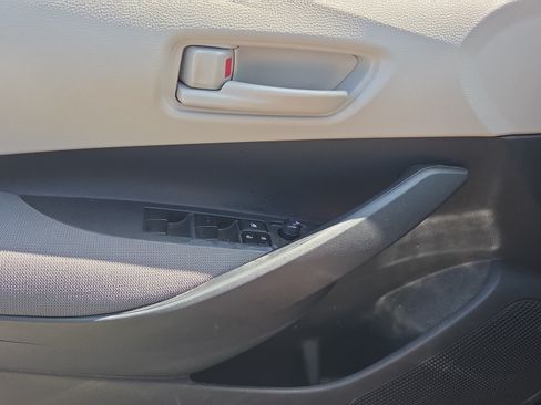 Used 2025 Toyota Corolla LE FWD image 13