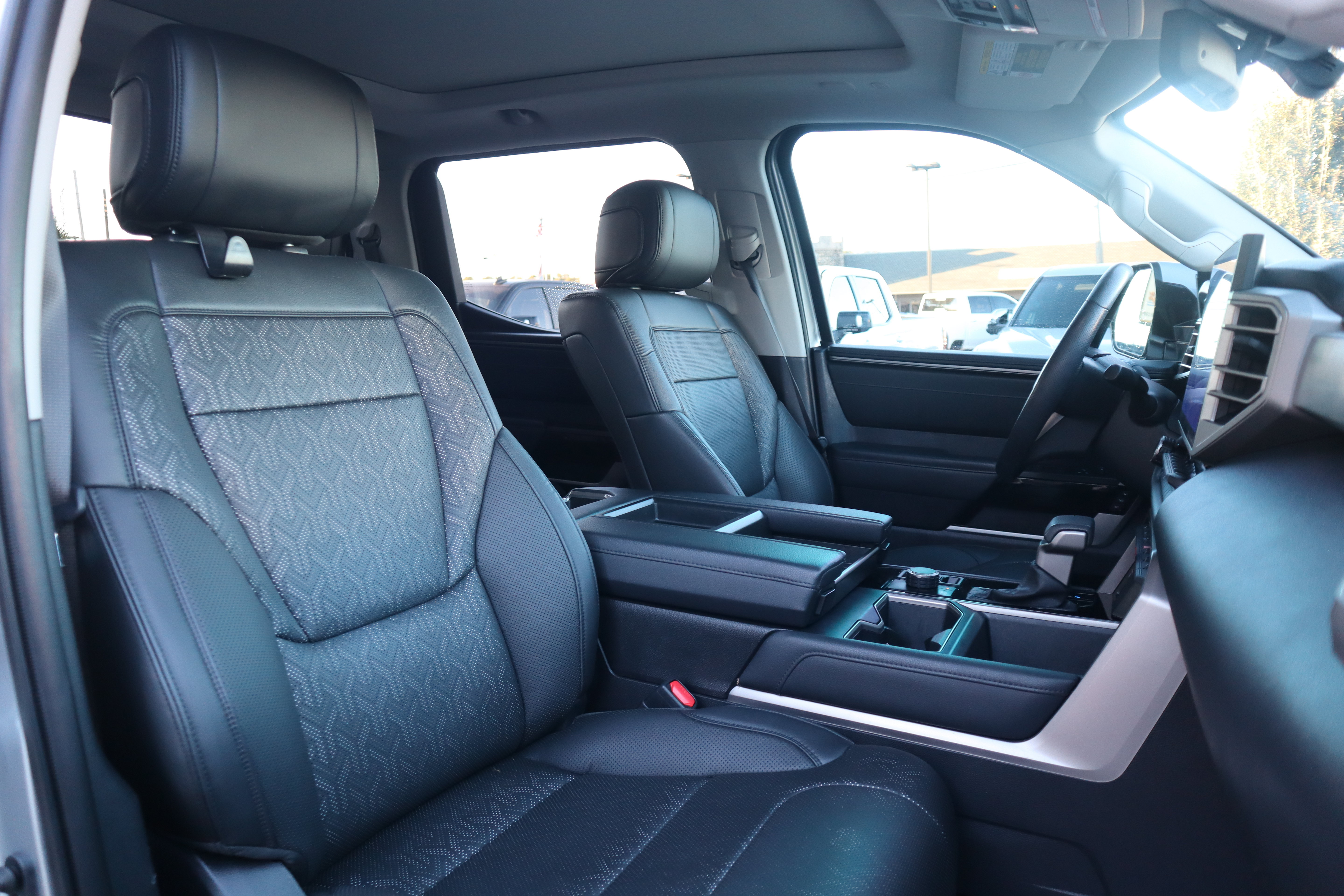 Used 2023 Toyota Tundra Limited AWD/4WD image 32