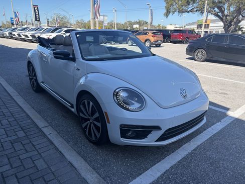 Used 2015 Volkswagen Beetle R-Line image 1