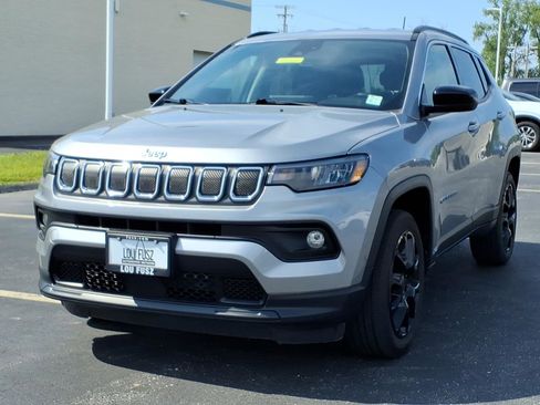 Used 2022 Jeep Compass Latitude AWD/4WD image 2