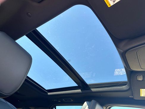 New 2026 Ford Expedition Tremor image 12