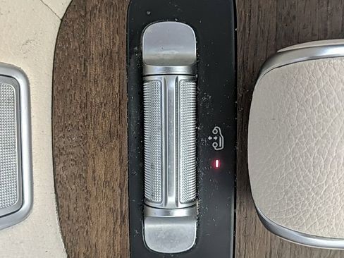 Used 2022 Mercedes-Benz GLS 450 4MATIC image 27