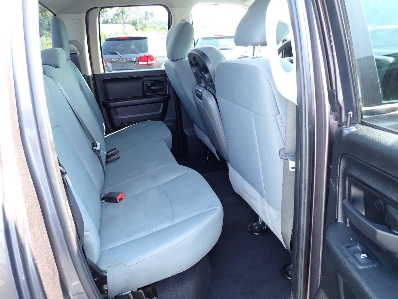 Used 2019 RAM 1500 Express w/ Express Value Package AWD/4WD image 10