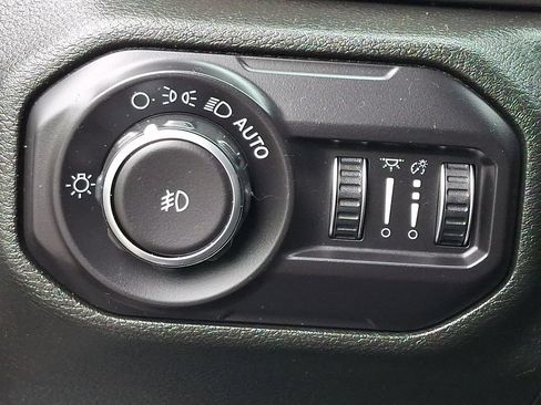 Used 2018 Jeep Wrangler Unlimited Sport S AWD/4WD image 25