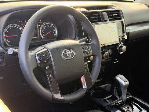 Certified 2022 Toyota 4Runner TRD Off-Road Premium w/ Moonroof Package AWD/4WD image 19