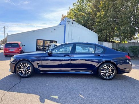Used 2022 BMW 750i xDrive w/ M Sport Package image 3