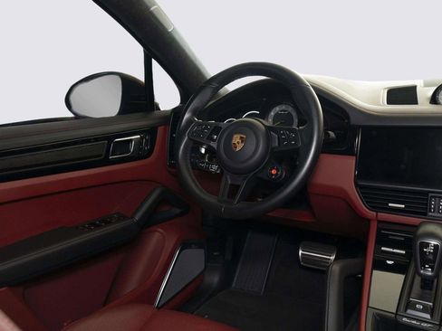 Used 2022 Porsche Cayenne Turbo GT AWD/4WD image 35