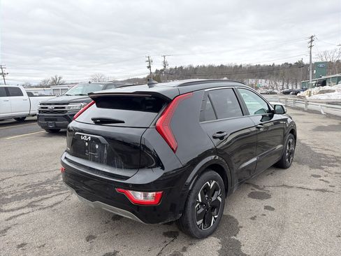 Used 2024 Kia Niro Wind w/ Wind Preserve Package image 6