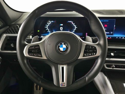 Used 2024 BMW X6 M60i w/ Dynamic Handling Package image 22