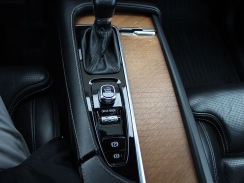 Used 2019 Volvo XC90 T6 Inscription image 17