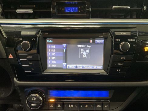 Used 2015 Toyota Corolla S image 16