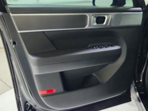 Used 2025 Hyundai Santa Fe SE image 19