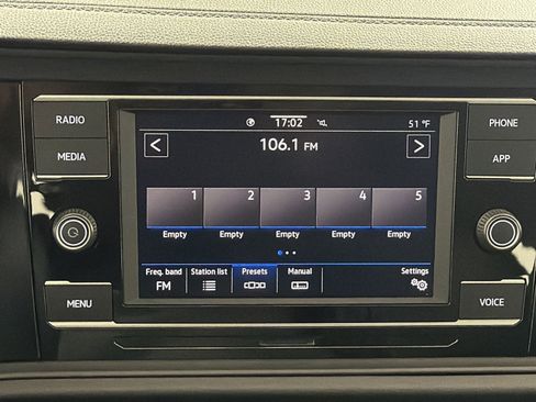 Used 2023 Volkswagen Jetta SE image 18