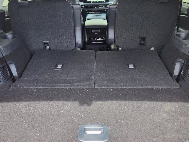 New 2026 Lincoln Aviator AWD w/ Jet Appearance Package image 17