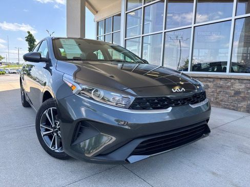Used 2024 Kia Forte LXS FWD image 2