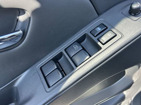 Used 2023 Nissan Frontier SV w/ SV Convenience Package image 17