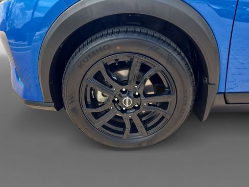 Used 2023 Nissan Kicks SV image 9