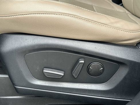 Used 2021 Ford Explorer Limited w/ Equipment Group 301A image 14