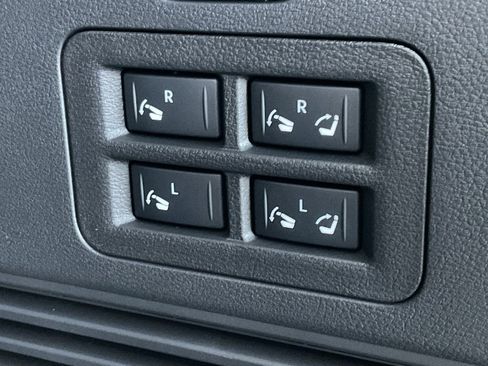 New 2026 Nissan Armada SL image 18