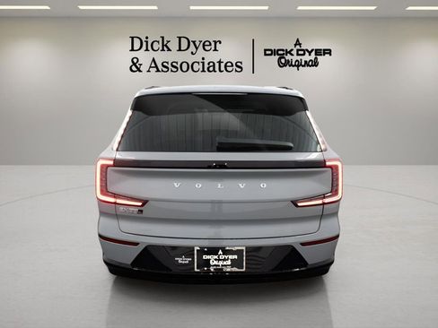 New 2025 Volvo EX90 Ultra image 2