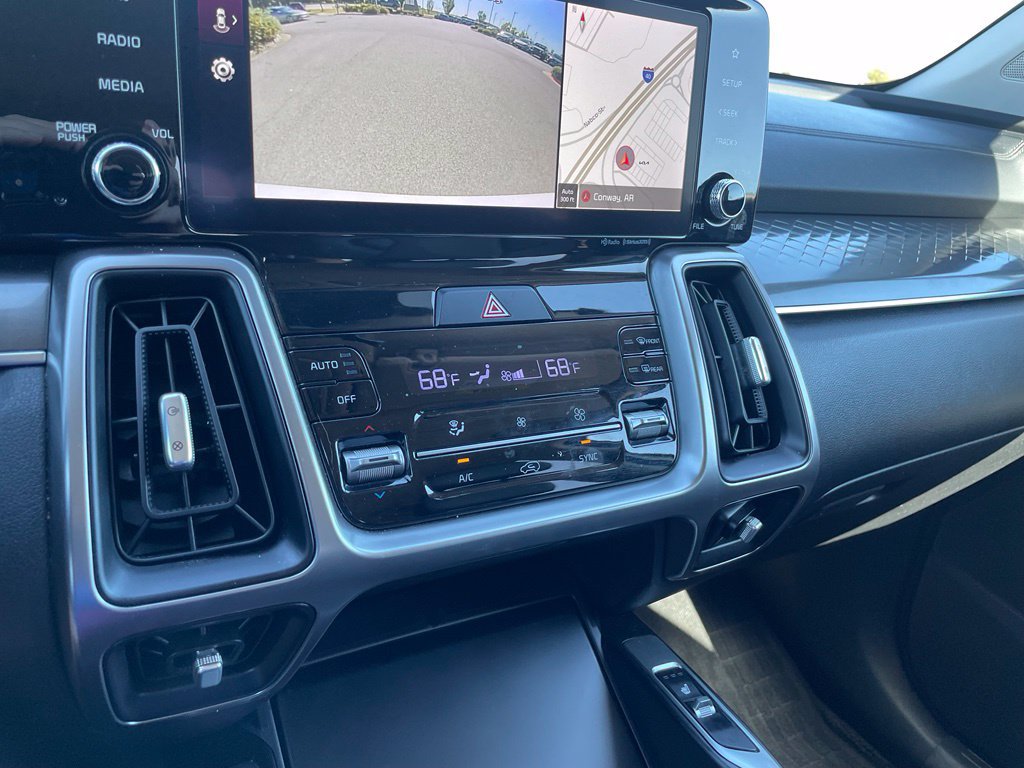 Certified 2023 Kia Sorento S FWD image 18