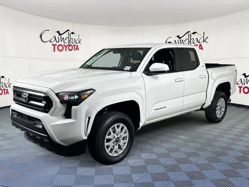 Used 2025 Toyota Tacoma SR5 image 2