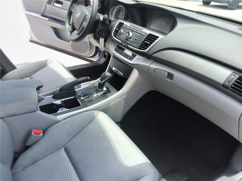 Used 2014 Honda Accord LX image 26