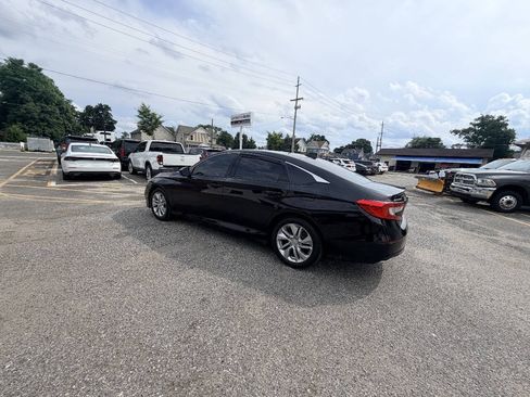 Used 2018 Honda Accord LX image 32