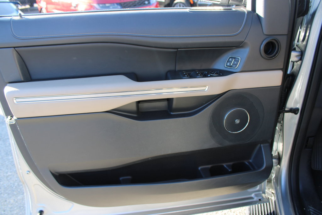 Used 2024 Ford Expedition Max Limited RWD image 34