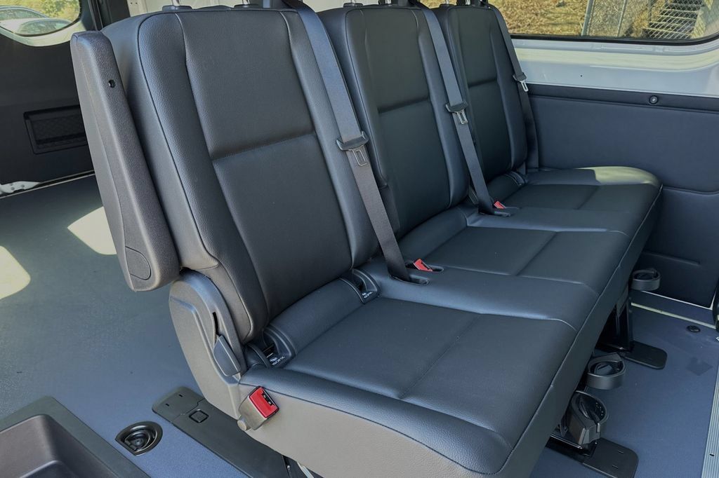 Used 2025 Mercedes-Benz Sprinter 2500 image 9
