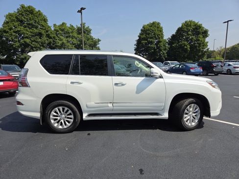 Used 2015 Lexus GX 460 w/ Premium Package AWD/4WD image 24