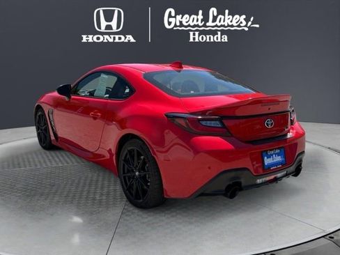Used 2023 Toyota GR86 Premium w/ ALL Weather Mat Package (TMS) RWD image 4