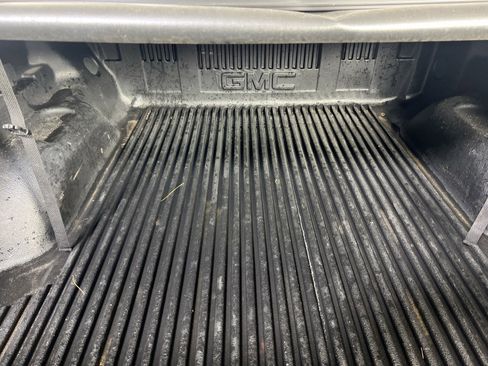 Used 2020 GMC Canyon SLE w/ Elevation Edition image 23