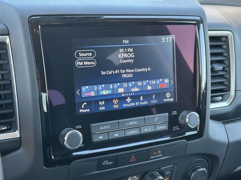 Used 2023 Nissan Frontier SV w/ SV Convenience Package image 19