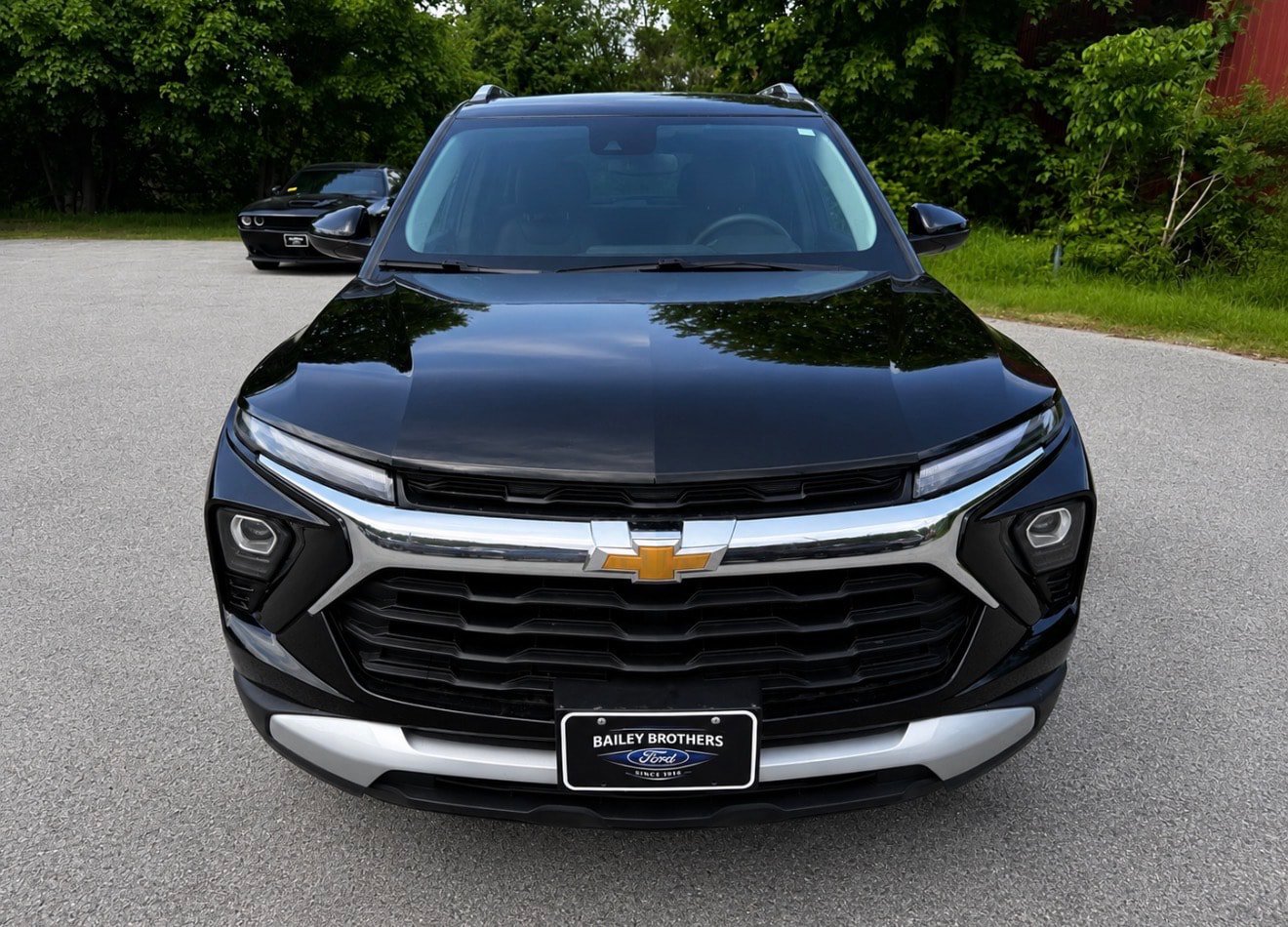 Used 2025 Chevrolet TrailBlazer LT AWD/4WD image 2