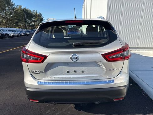 Used 2022 Nissan Rogue Sport SV w/ Technology Package image 4
