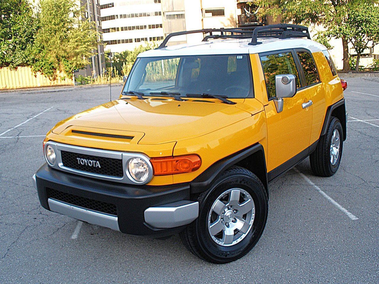 Used 2007 Toyota FJ Cruiser 2WD image 1