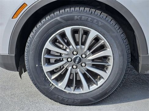 Certified 2021 Lincoln Nautilus Standard w/ Equipment Group 101A image 10