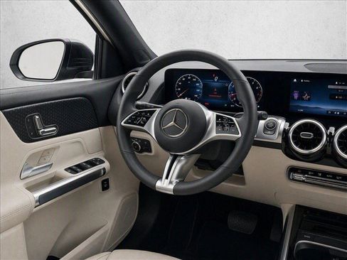 Used 2026 Mercedes-Benz GLB 250 image 28