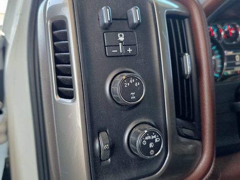 Used 2016 Chevrolet Silverado 2500 High Country w/ Duramax Plus Package AWD/4WD image 14