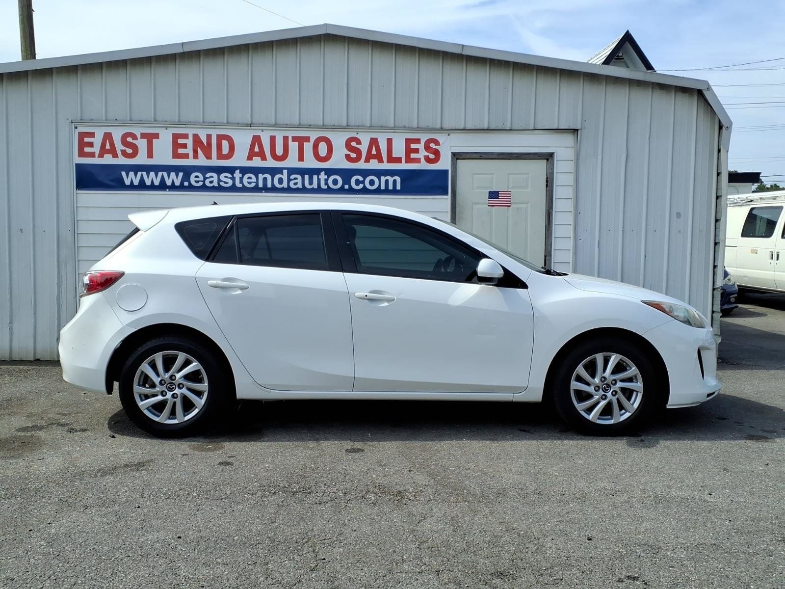 Used 2013 MAZDA MAZDA3 i Grand Touring FWD image 2