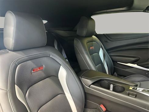 Used 2016 Chevrolet Camaro SS RWD image 34