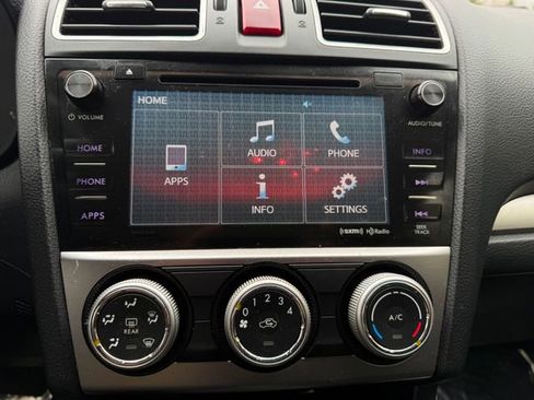 Used 2016 Subaru Crosstrek 2.0i Premium image 8